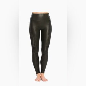 Spanx Faux Leather Moto Leggings. Black size: Medium